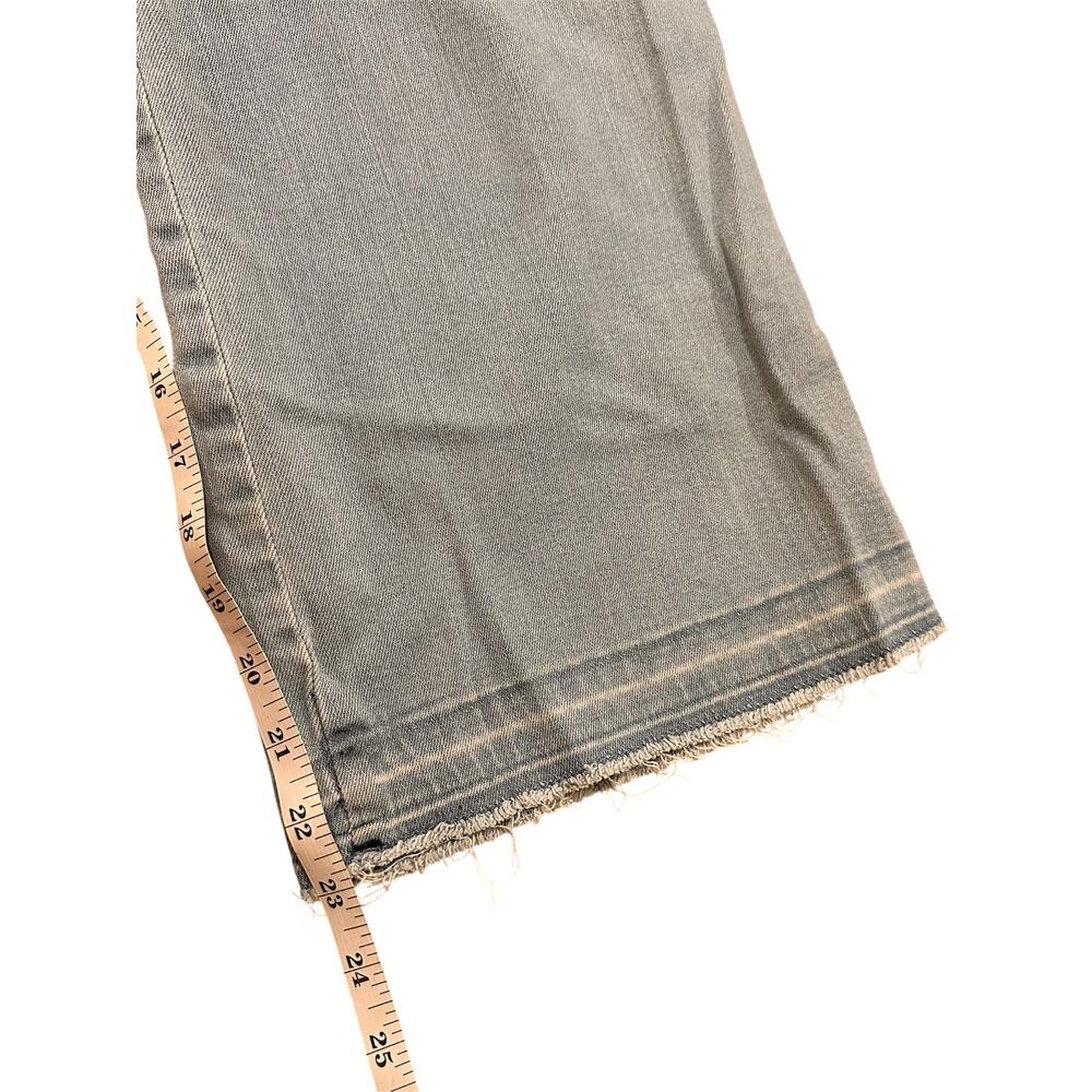 J. Jill Full Leg High Rise Patch Pocket Cropped Light Wash Denim Jeans, 6. - Picture 7 of 8